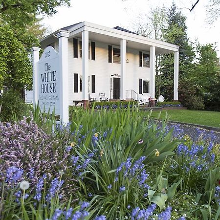 The White House Bed And Breakfast Medford Dış mekan fotoğraf